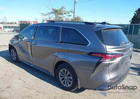 2022 Toyota Sienna Xle z USA, uszkodzony, nr VIN 5TDYRKECXNS129603